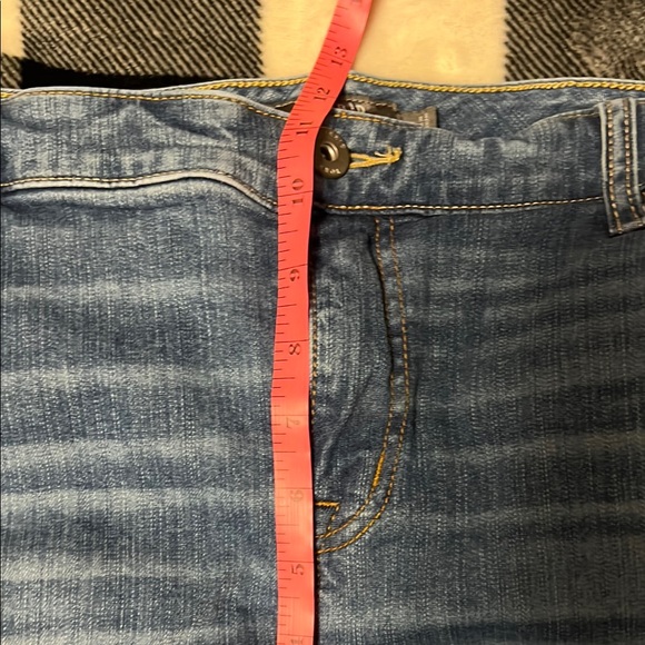 Torrid #Feelthefit Crop Boyfriend Vintage Stretch Blue Distressed Jeans size 22 - Picture 6 of 15